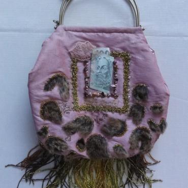 Kabelka Hello, Karle, 22 x 30 cm, kožešina, korálky Kabelka Hello, Karle, 22 x 30 cm, kožešina, korálky